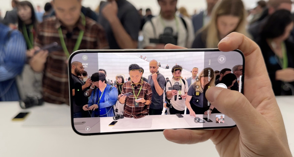 Micro của iPhone 16 Pro giúp âm thanh được ghi lại một cách rõ ràng và chân thực hơn